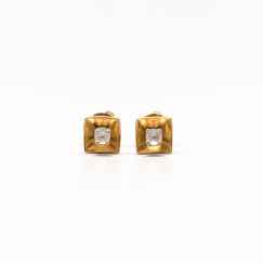 Aretes de oro con Espinelas 18K 1.37g 6mm