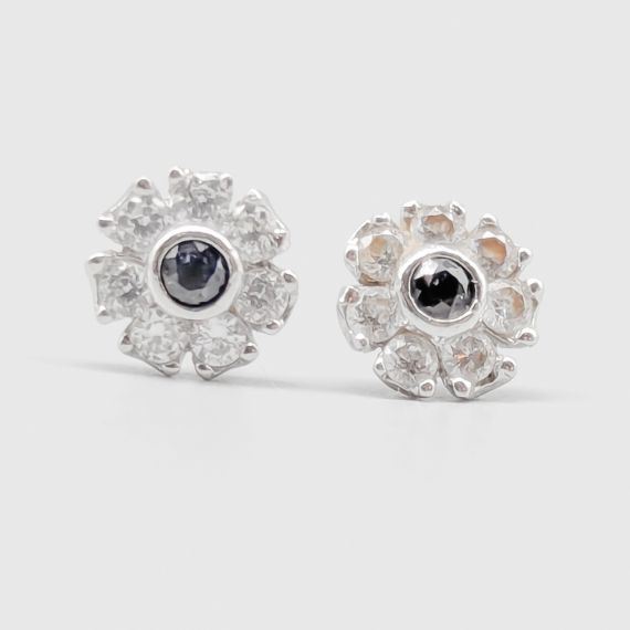 Pendientes en Oro Blanco con Piedras 18K 1.22g 8mm